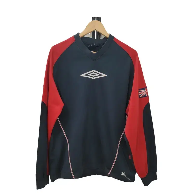 UMBRO 엄브로 블랙 맨투맨 공용 L A190