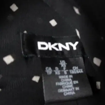 DKNY 다이아몬드 도트 원피스