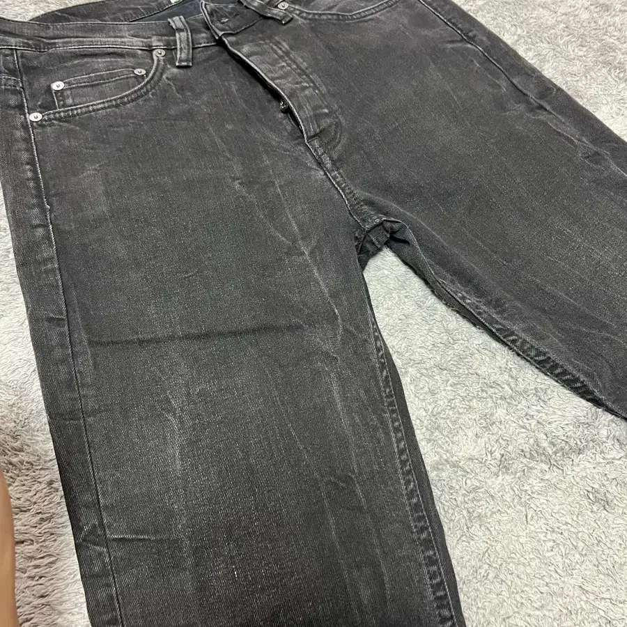 아크네 스튜디오 TOWN BLK CREASE Jean