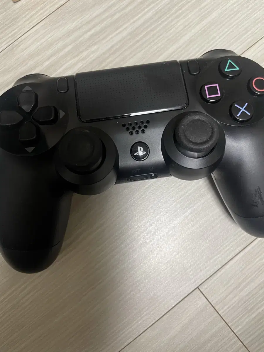 PS4 컨트롤러