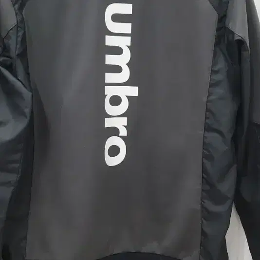 UMBRO 엄브로 블랙 자켓 공용 M A214