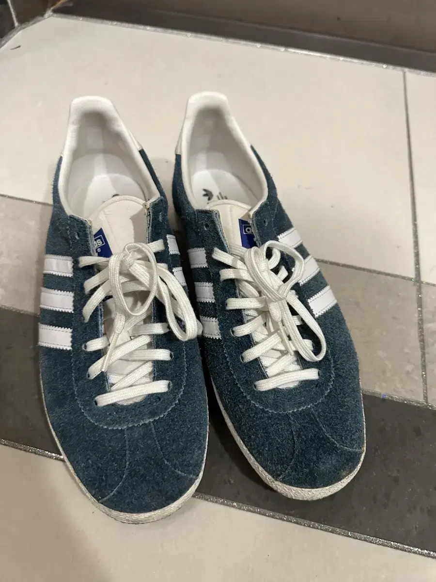 (230) Adidas Gazelle OG