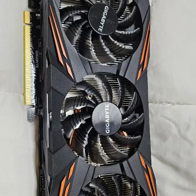 기가바이트 gtx1070 G1 게이밍 8GB