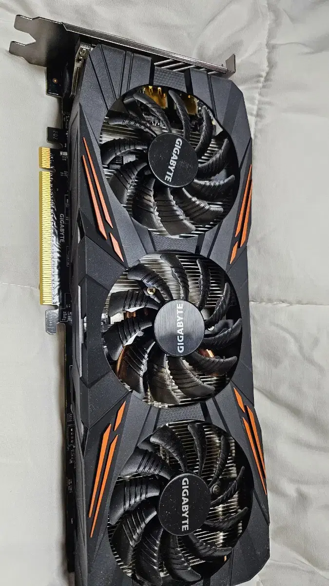 기가바이트 gtx1070 G1 게이밍 8GB