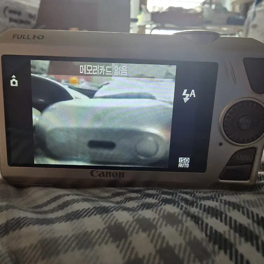 캐논 IXUS 1000 HS 카메라 팝니다.