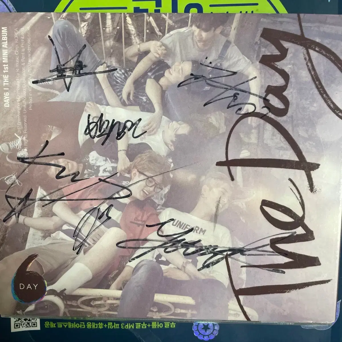 DAY6 | 데이식스 This weekend, 40 DAY6 The Day signature album on