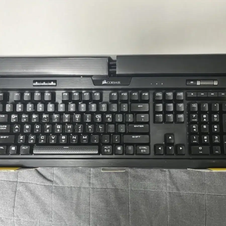 커세어 K70 mk2 은축 게이밍키보드 팝니다