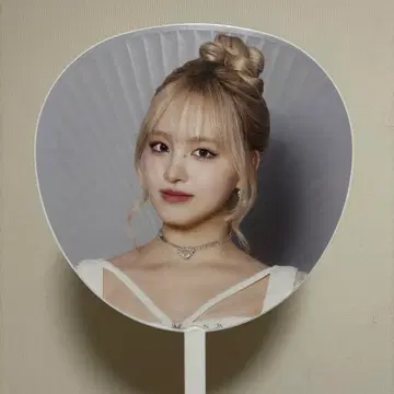 IVE Liz 부채 SHOW WHAT I HAVE IN JAPAN