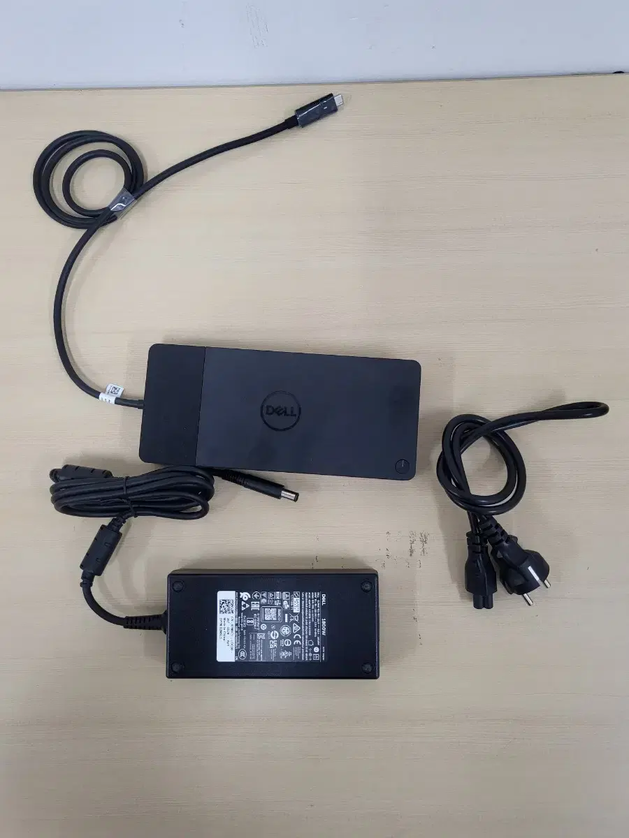 Dell Dock 도킹스테이션 WD19S USB-C타입