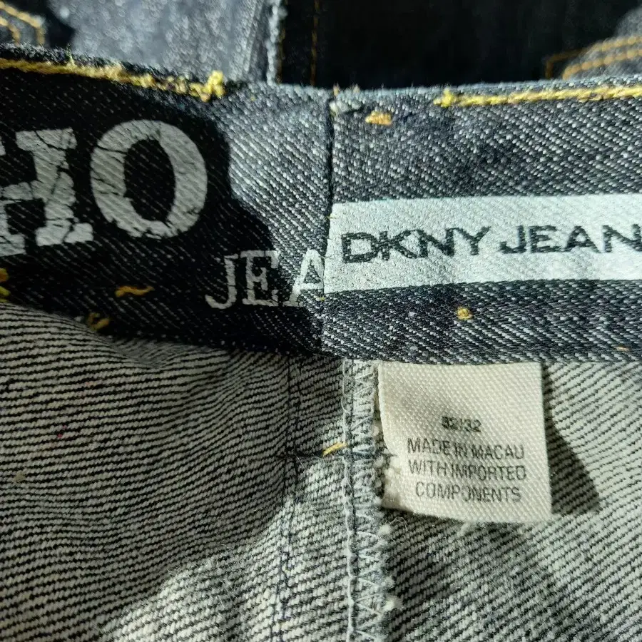 31 DKNY SOHO 일자진 다크그레이 31-382