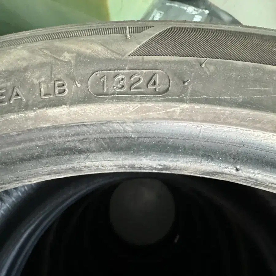 245/40r19  라우펜 타이어 팝니다