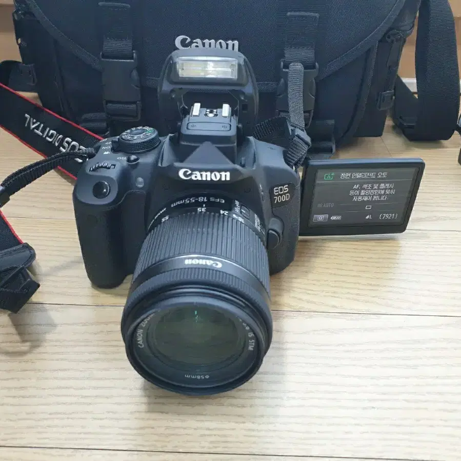 캐논 700D DSLR 카메라