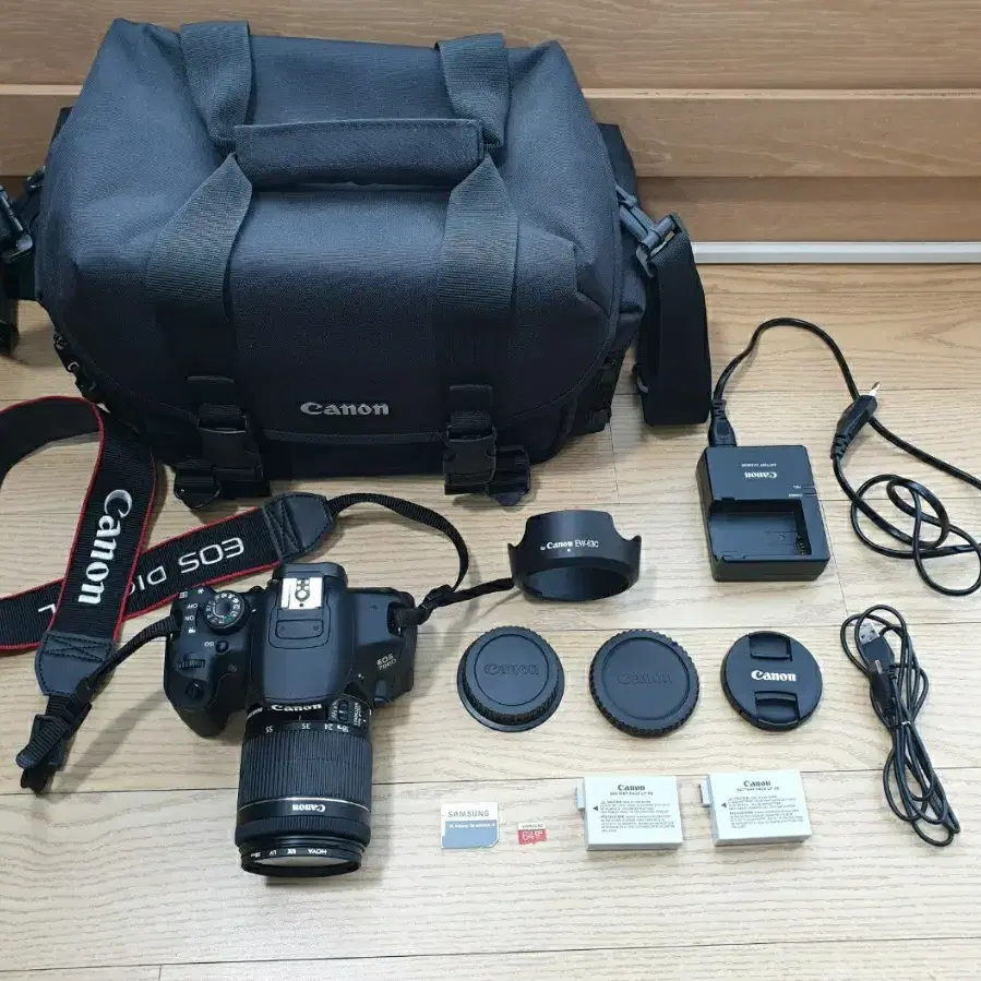 캐논 700D DSLR 카메라