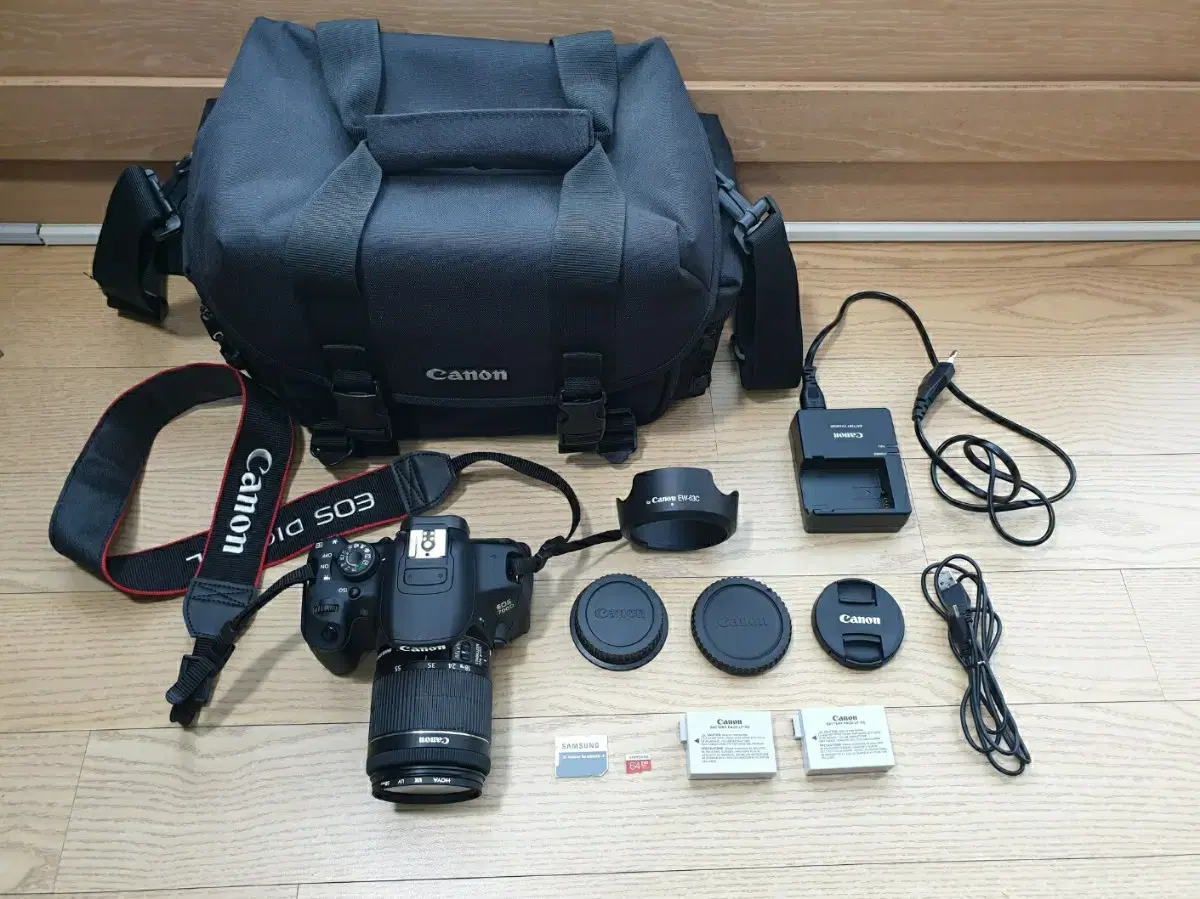 캐논 700D DSLR 카메라