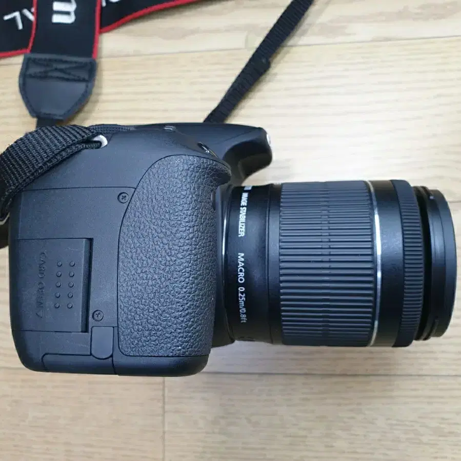 캐논 700D DSLR 카메라