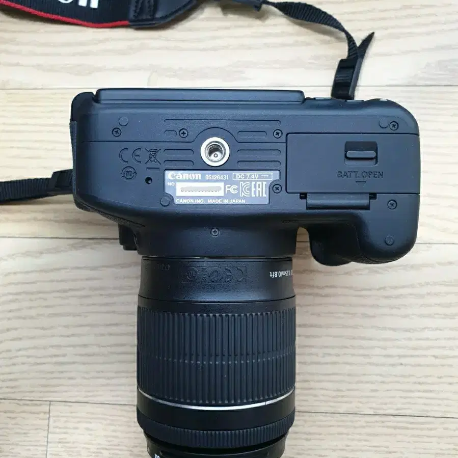 캐논 700D DSLR 카메라