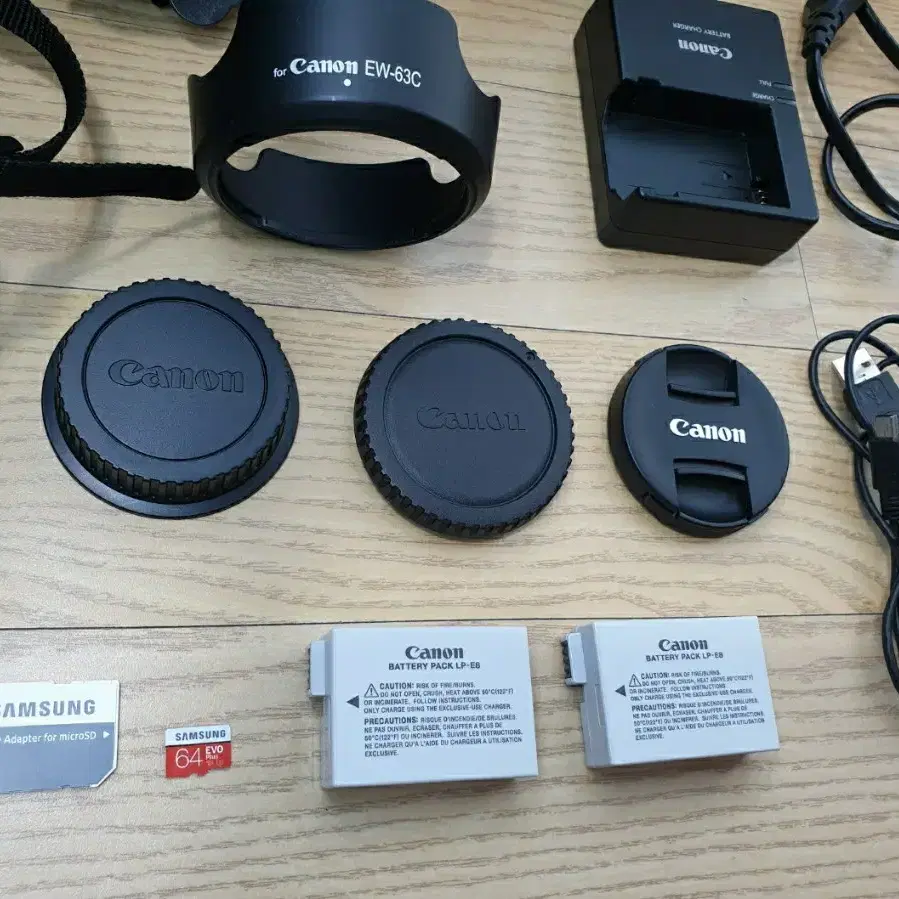 캐논 700D DSLR 카메라