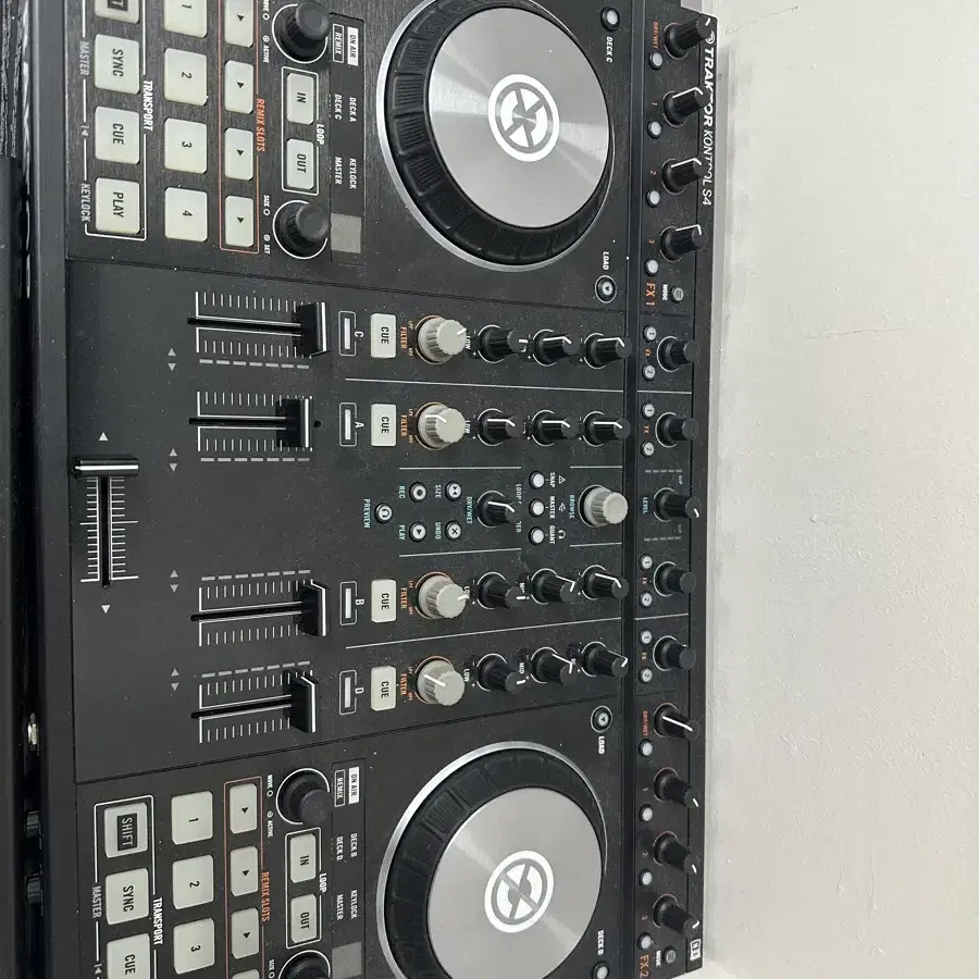 Native instruments dj tracktor s4 mk2 판매