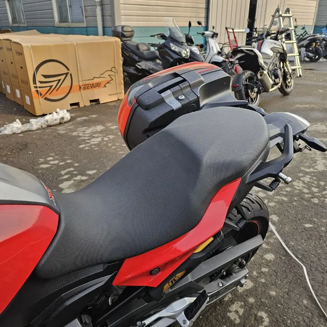 BMW F900XR / 20년식 / 1.2만키로