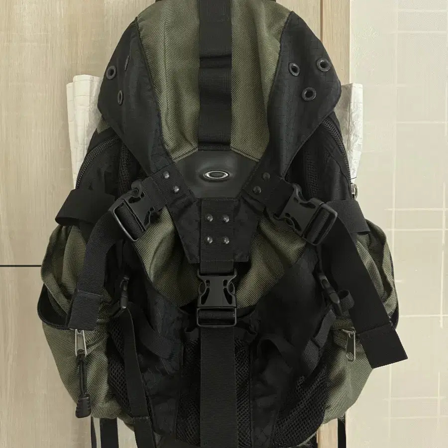 Oakley ICON BACK PACK / khaki