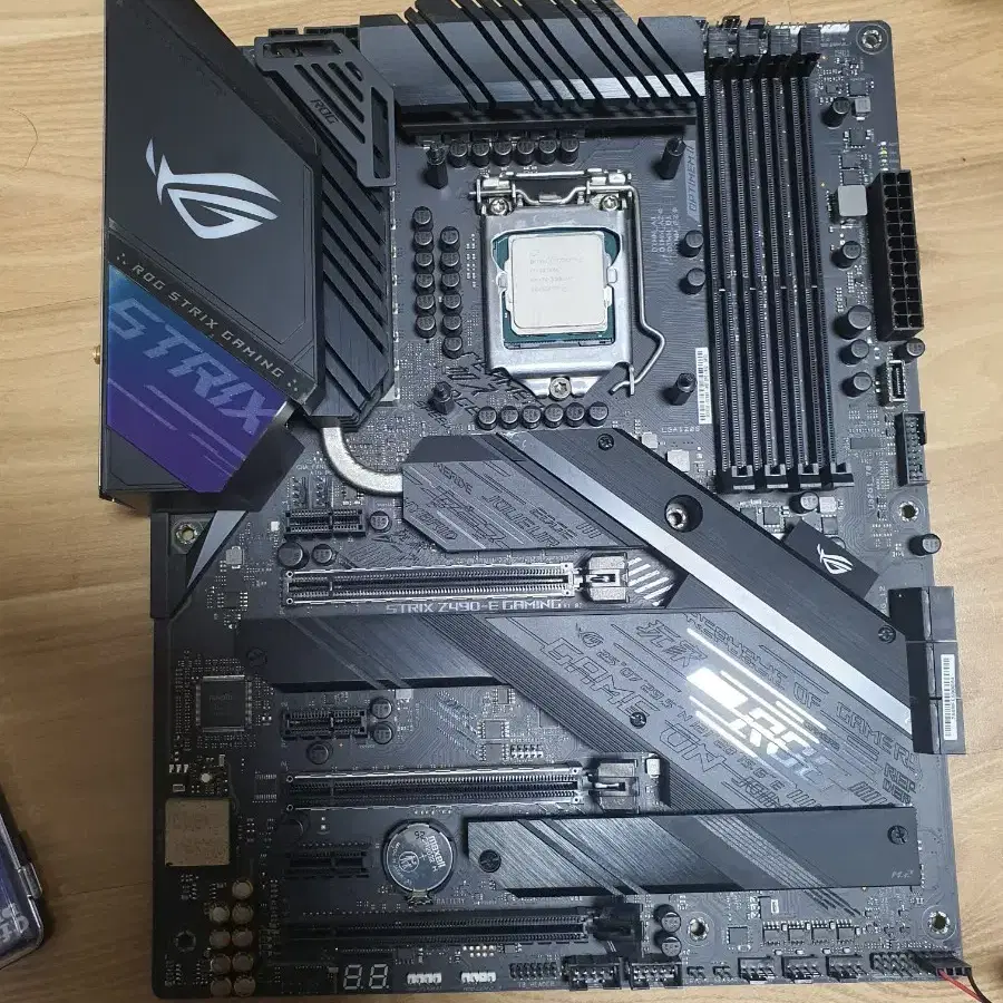 i7 10700k + asus z490 스트릭스 팔아요