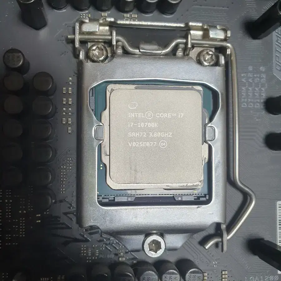 i7 10700k + asus z490 스트릭스 팔아요