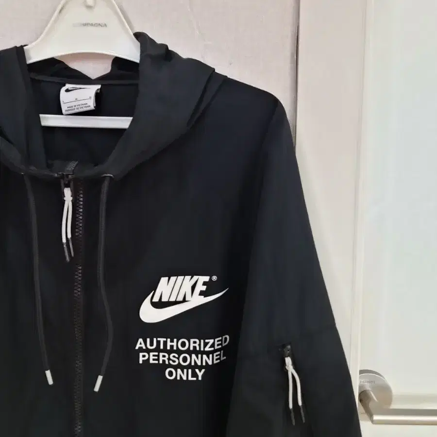 NIKE AUTHORIZED PERSONNEL ONLY 우븐 바스락아노락