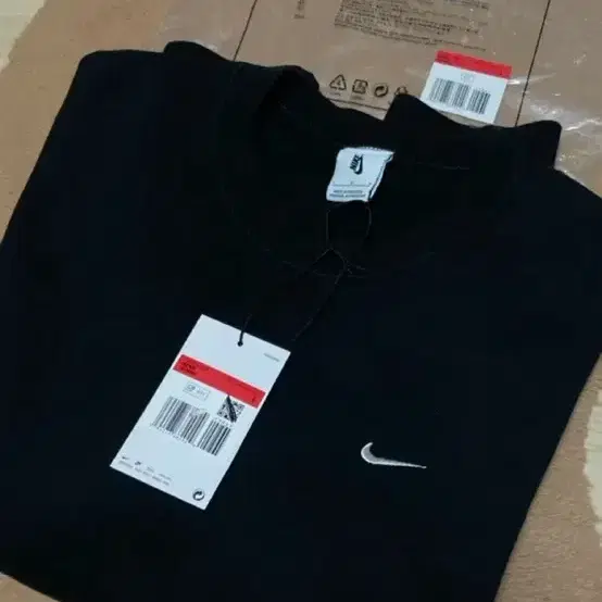 [L]Nike NRG 솔로 스우시 맨투맨 블랙 US/EU