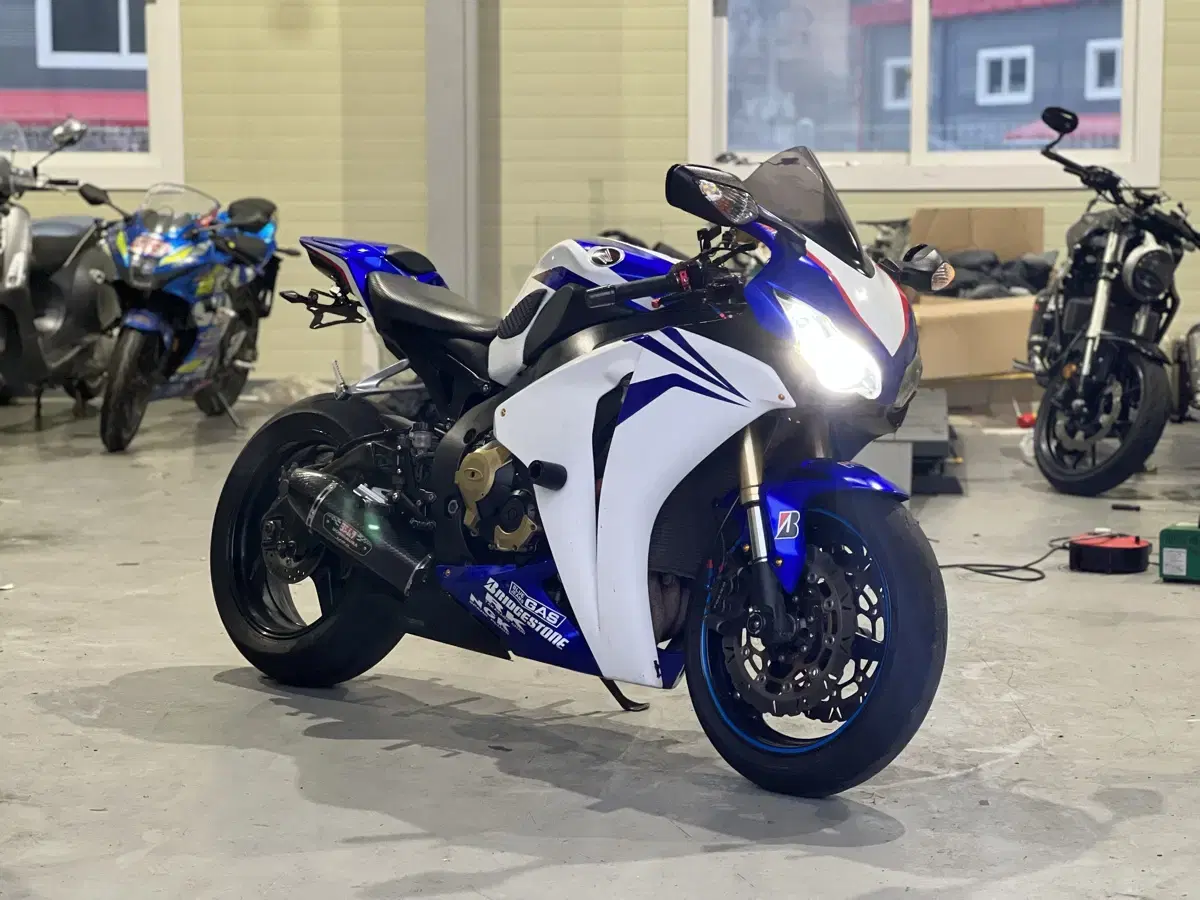 08년식 혼다 CBR1000rr 판매합니다