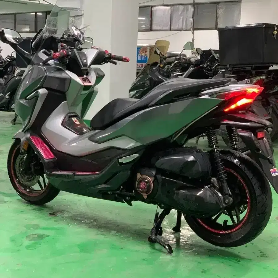 포르자300cc 19년식