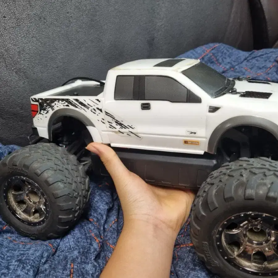 RC카 Savage XS Flux Mini Monster Truck