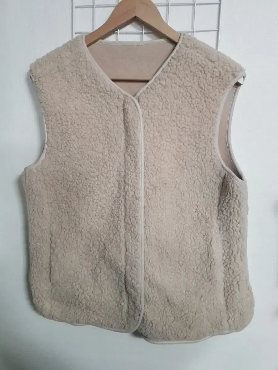 STUDIO.AG Pongyi Vest f