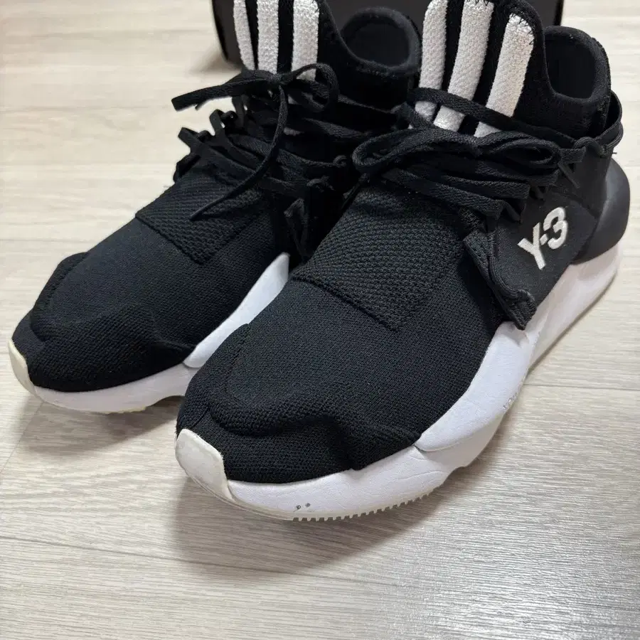 y-3 카이와 니트스니커즈 285