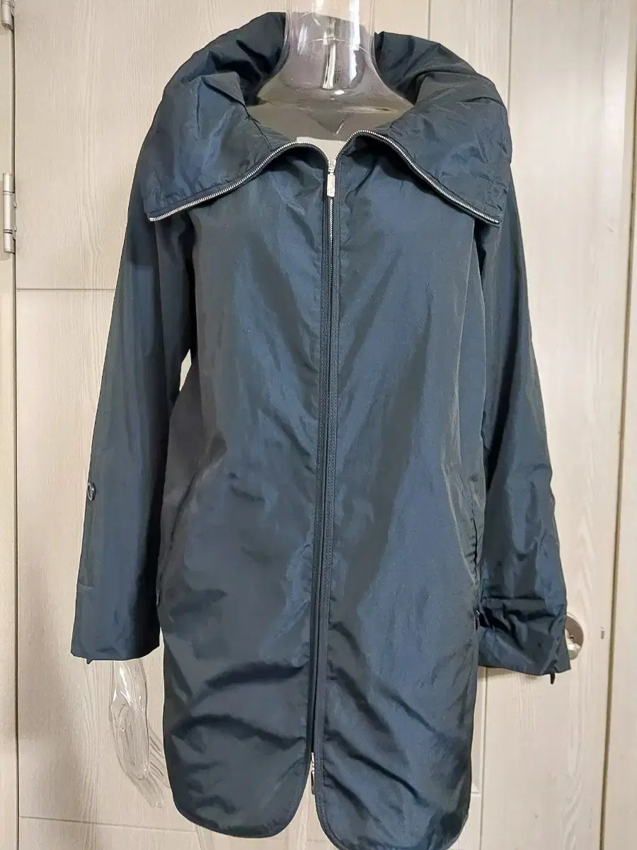 [[Genuine product]] Moncler Nextling Windbreaker Navy 2 sizes