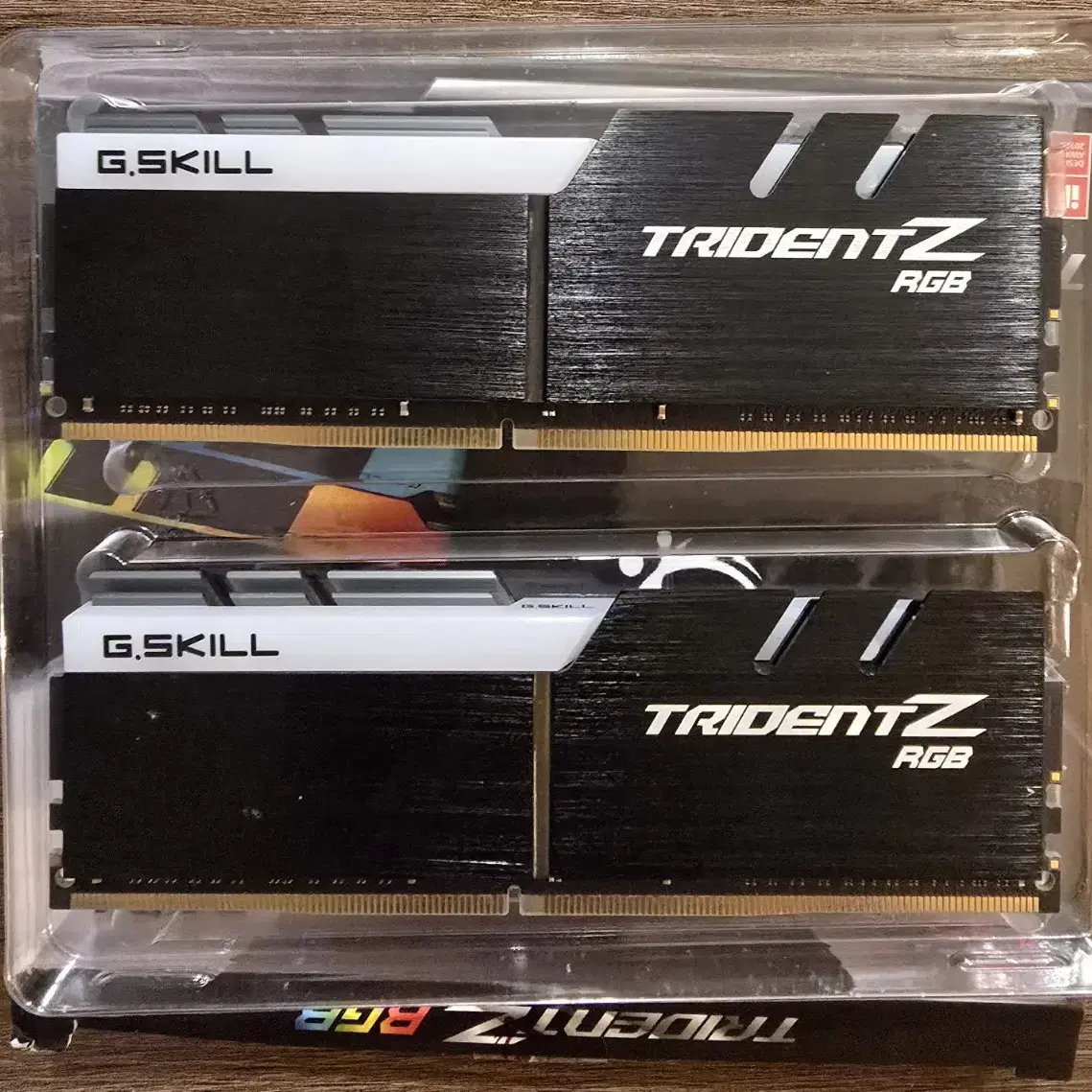 G.SKILL DDR4-3200 CL16 TRIDENT Z RGB 패키지