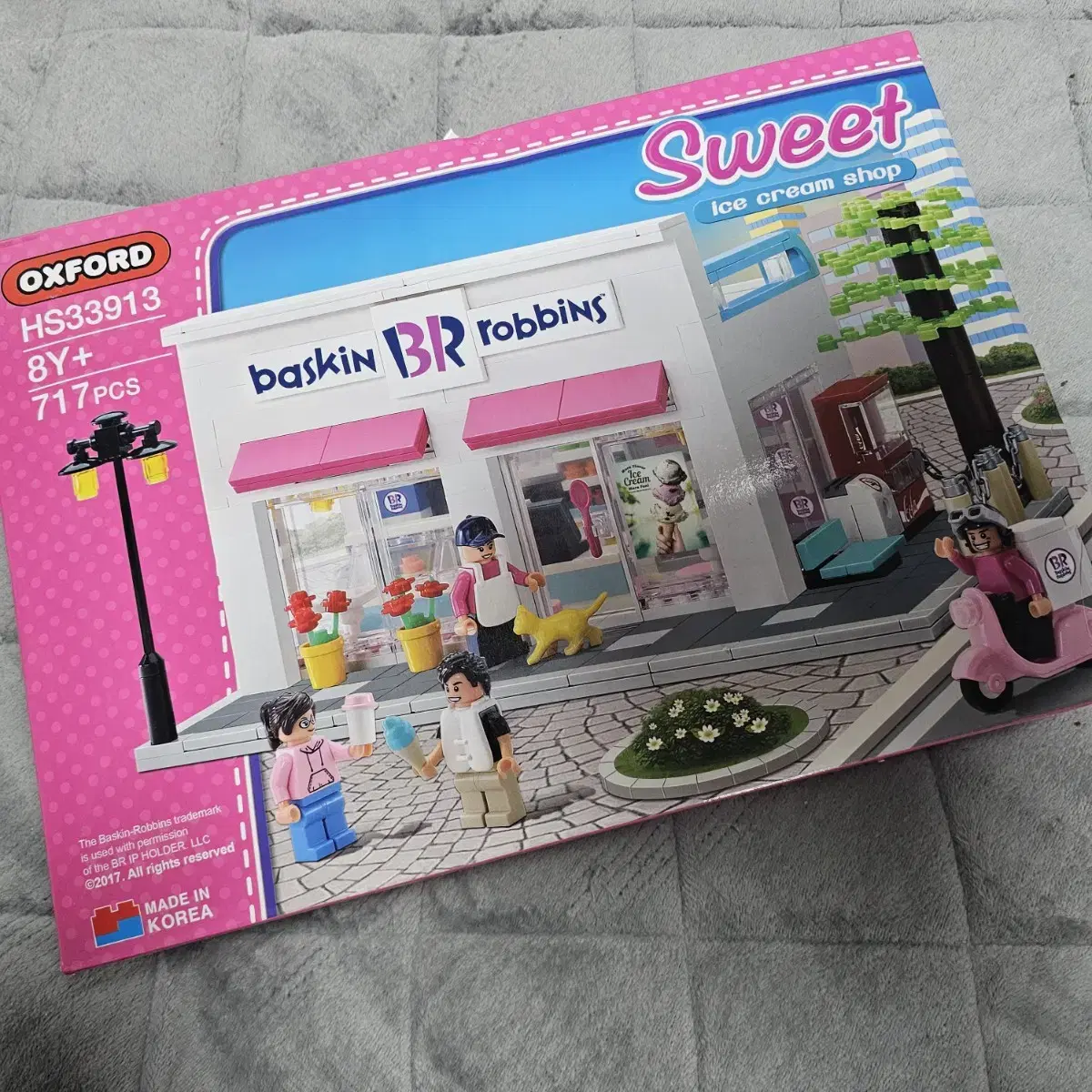 (Sealed) Oxford HS33913 Baskin Robbins Sweet Ice Cream Shop New Product