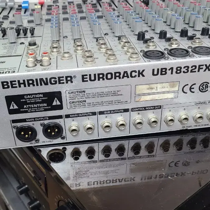 EURORACK UB1832FX 믹서기