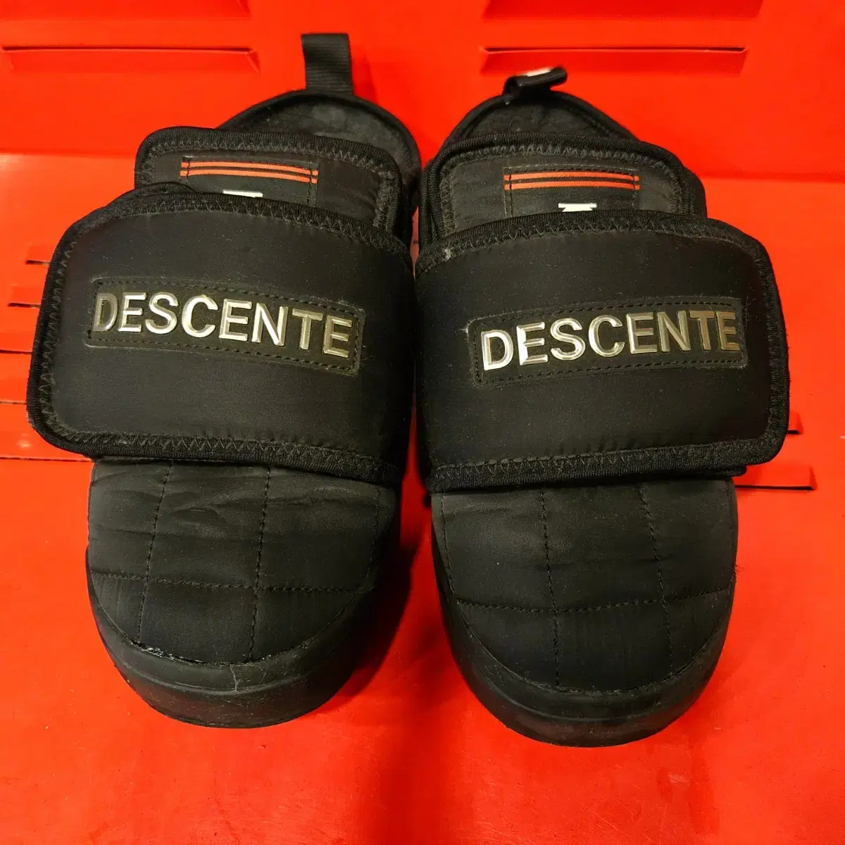 데상트(DESCENTE) 패딩 뮬 슬리퍼 240size