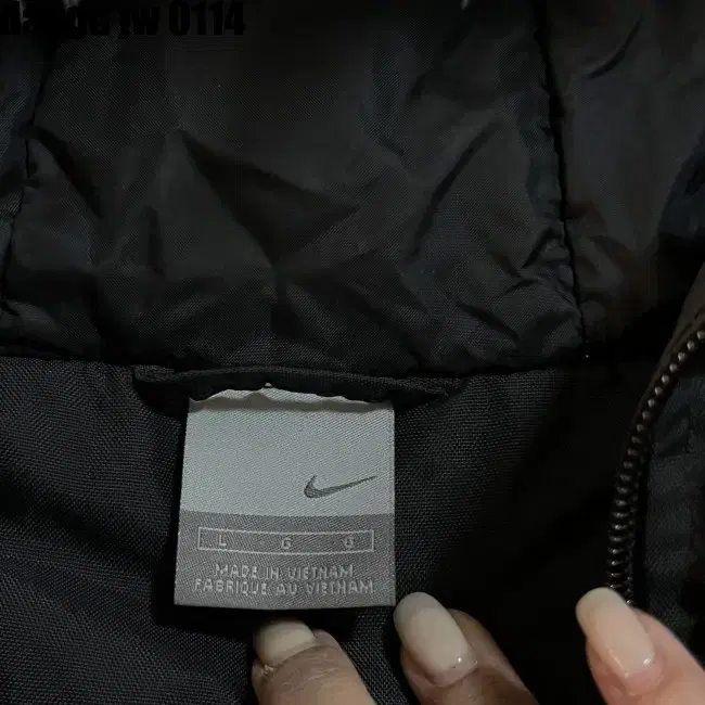 L G G NIKE JUMPER 나이키 패딩 점퍼