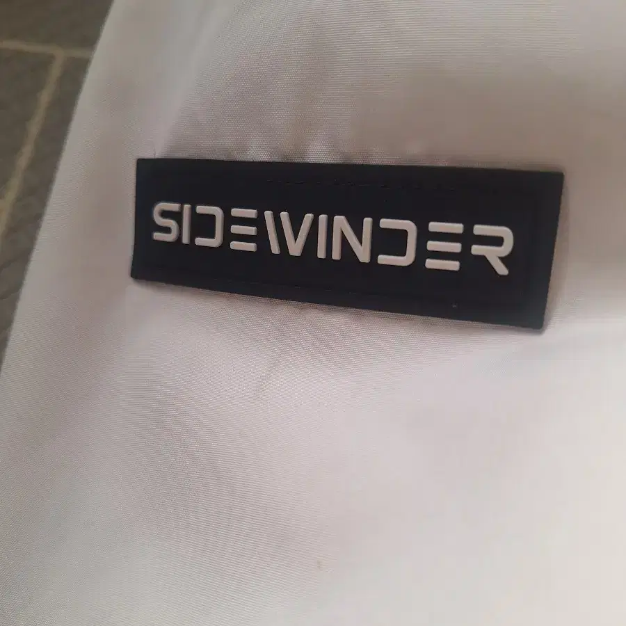 sidewinder 흰색패딩 95사이즈