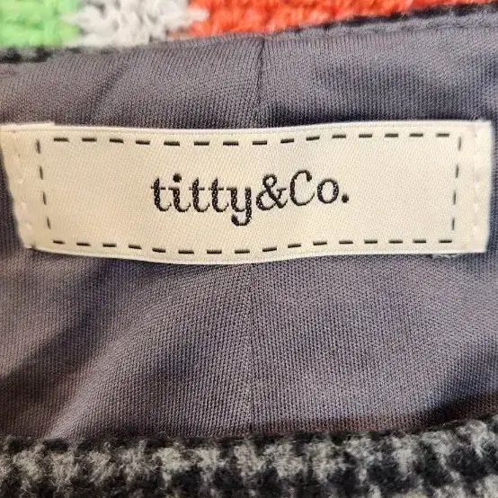 TITTY&CO 겨울 미니스커트