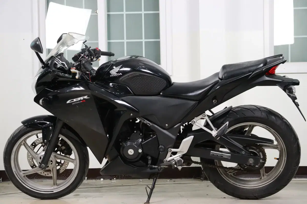 2011년식 혼다-CBR 250R 판매합니다