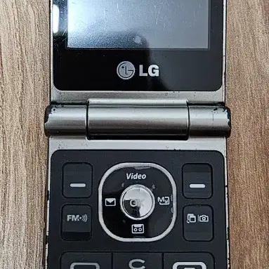 LG 3G 폴더폰 LG-KH8400