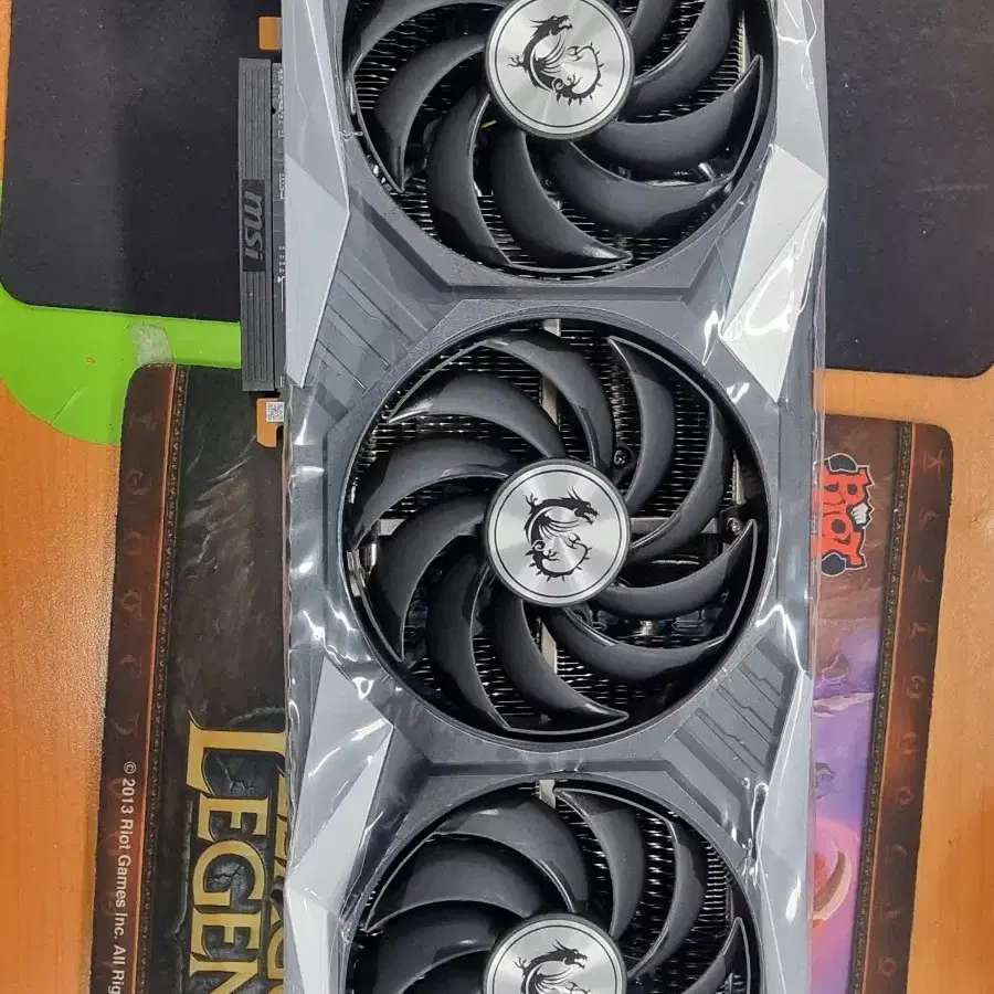 라데온 rx6800 16gb msi 트리오팝니다.