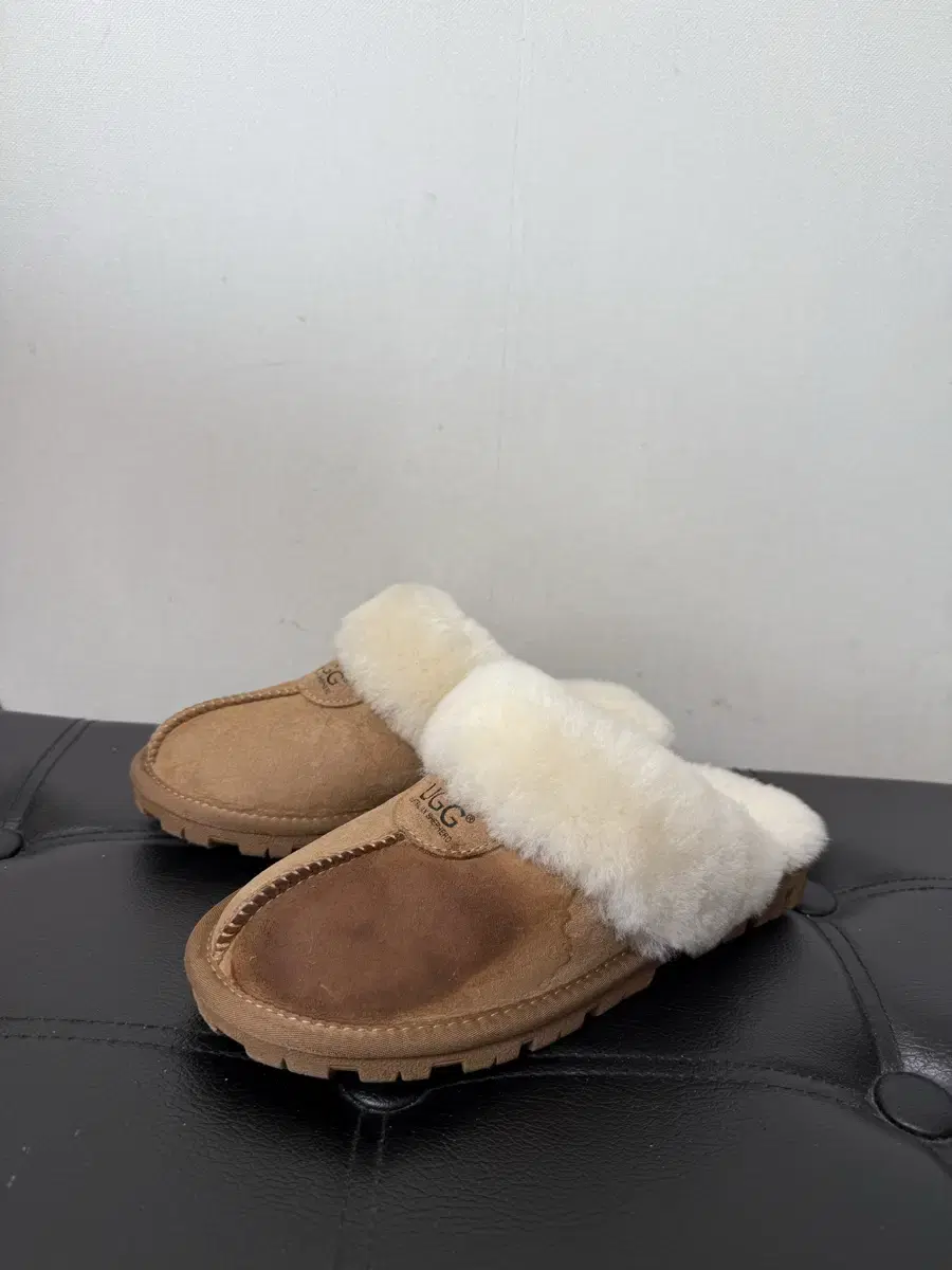 어그 UGG 뮬 슬리퍼 EU 38 사이즈 (235~240)