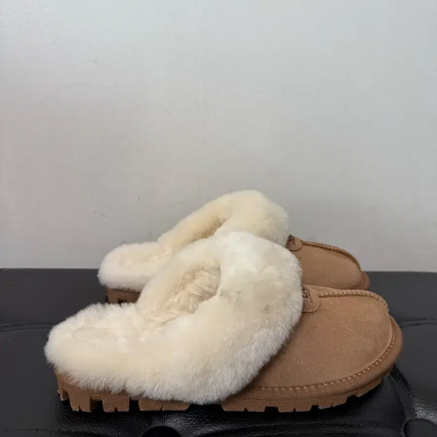 어그 UGG 뮬 슬리퍼 EU 38 사이즈 (235~240)