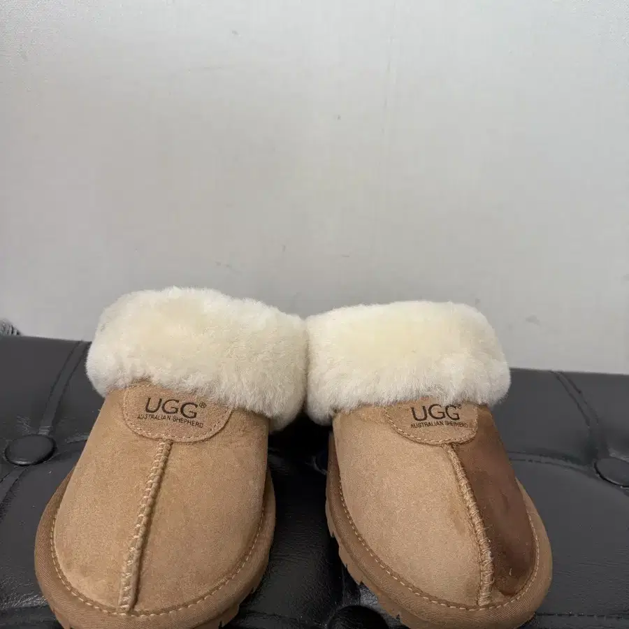 어그 UGG 뮬 슬리퍼 EU 38 사이즈 (235~240)