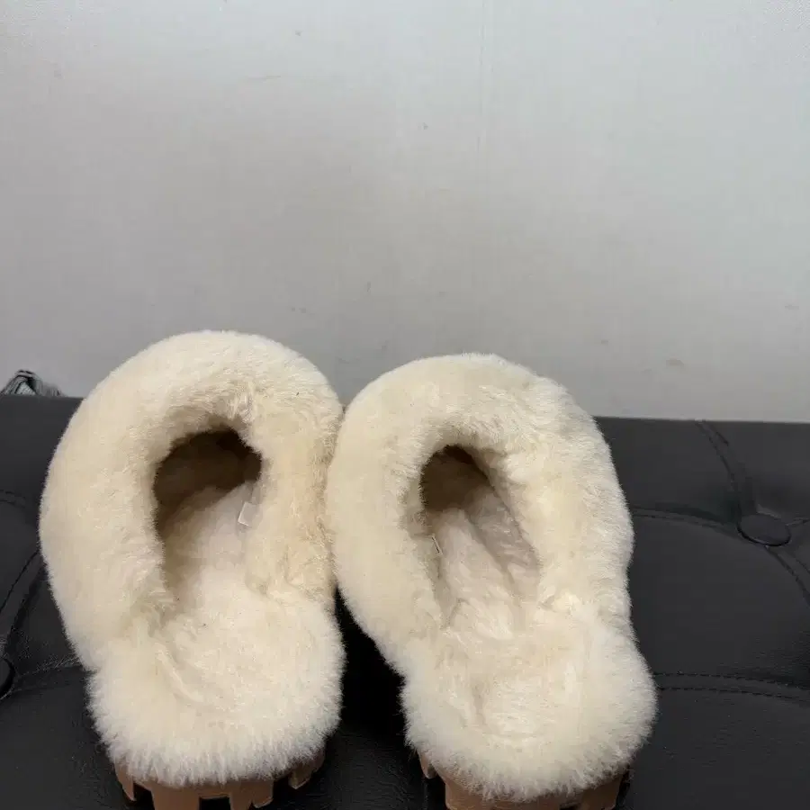 어그 UGG 뮬 슬리퍼 EU 38 사이즈 (235~240)