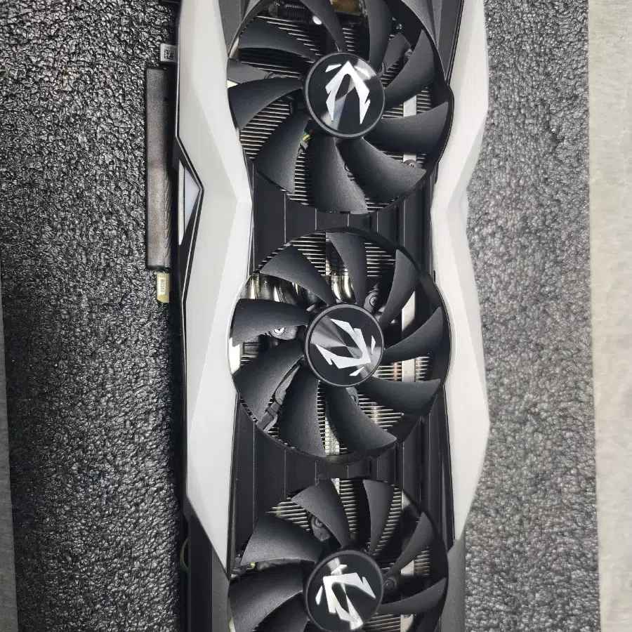 ZOTAC RTX 2080Ti 그래픽카드 풀박스