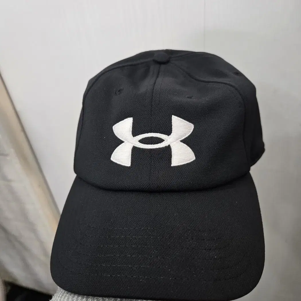 FREE사이즈 )) UNDER ARMOUR 언더아머 블랙 볼캡 모자!